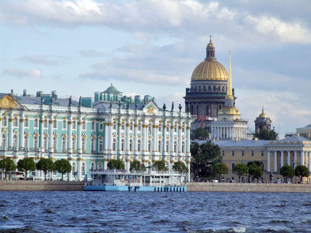 Путешествие в мае по Санкт-Петербургу